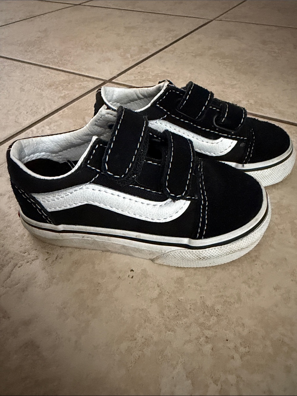 Vans Kids Black and White Velcro Low-Top Sneakers